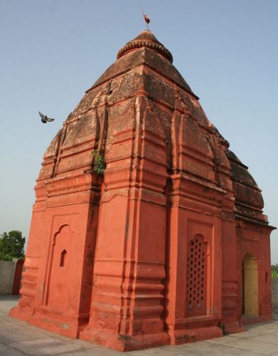हस्तिनापुर में स्थित दानवीर कर्ण का मंदिर