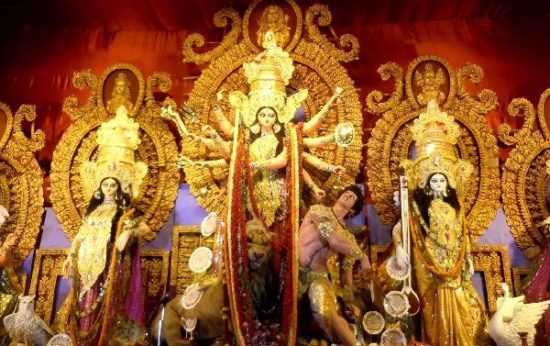 नवरात्रि (दुर्गापूजा) क्यों मनाया जाता हैं | Navratri Kyu Manayi Jati hai